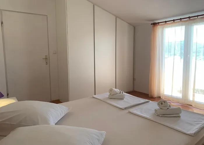 Apartments Iva