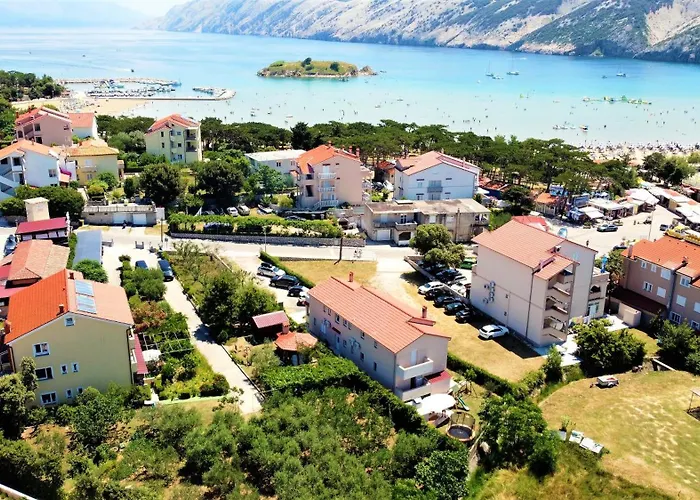 Rooms And Apartments Lidija