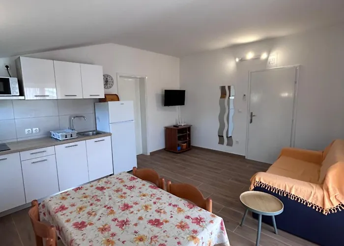 Apartments Iva
